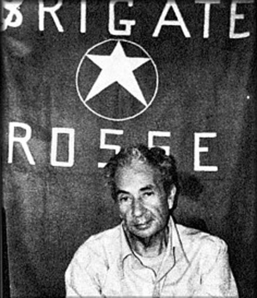 Альдо Моро в плену у Красных бригад. Впоследствии казнен террористами