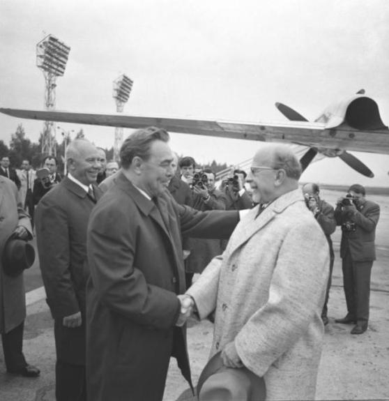 Брежнев встречает Вальтера Ульбрихта. Фото: 3 июня 1969 г.