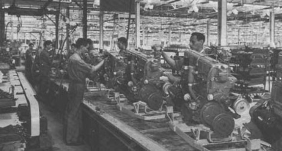 В цехах Fabrica nacional de motores. Фото: 1960-е гг.