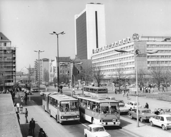 Икарусы в Берлине, ГДР. Фото: 1979 г.