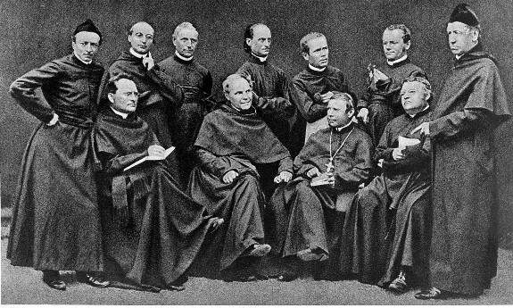 Мендель (в заднем ряду, второй справа) в окружении монастырской братии. Фото: 1862 г.