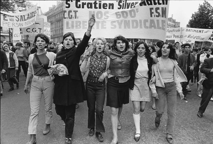Студенты на улицах Парижа в мае 1968 г.
