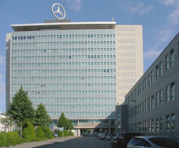 Штаб-квартира компании Даймлер в Штутгарте. Германия