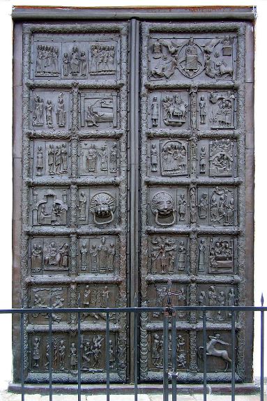 Магдебургские (Сигтунские) врата. Софийский собор в Великом Новгороде, Россия