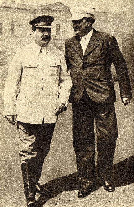 Сталин и Димитров направляются на физкультурный парад на Красной площади. Фото: 1936 г.