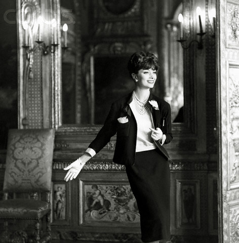 Дизайнер Мари-Элен Арно в костюме Шанель. Фото 1959 г.