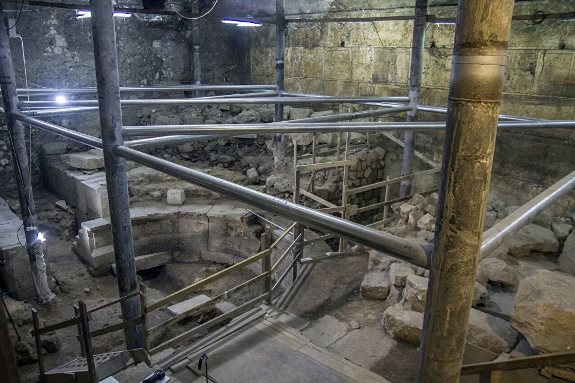 Во время раскопок древнего театра в центре Иерусалима
