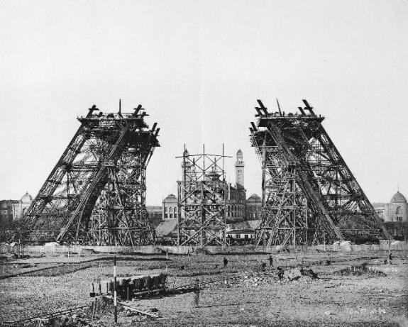 Строительство Эйфелевой башни, фото 7 декабря 1887 г.
