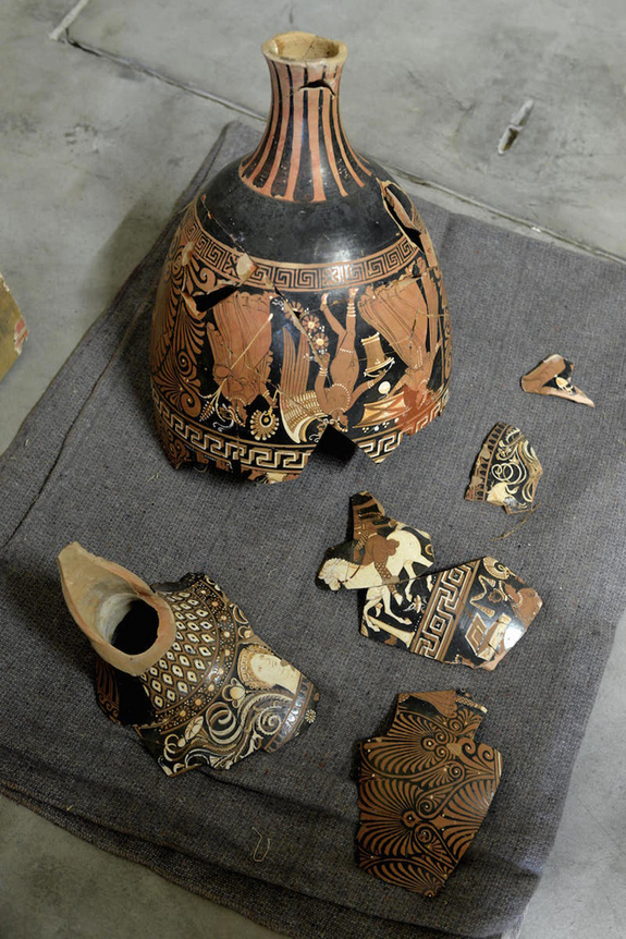 Артефакты, обнаруженные в Шаейцарии. Credit: Copyright Ministère public genevois