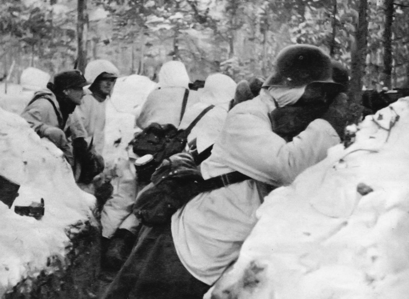 финские солдаты в окопах