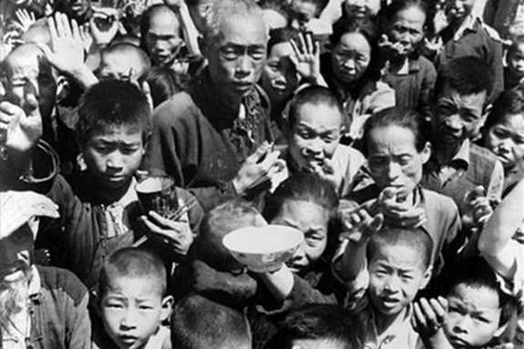 Голодающие во время китайского голодомора 1958-1962 гг.