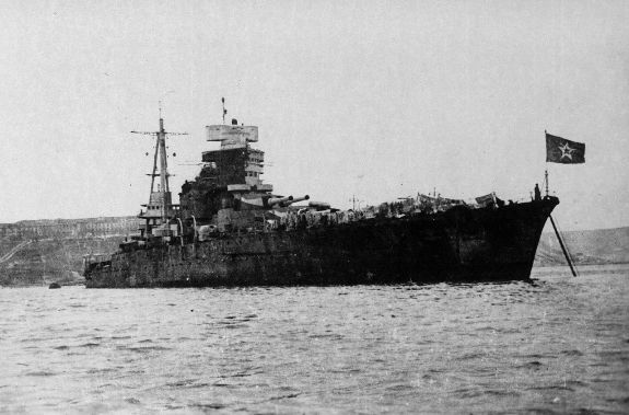Линейный корабль "Новороссийск" в Севастополе. Фото: 1949 г.