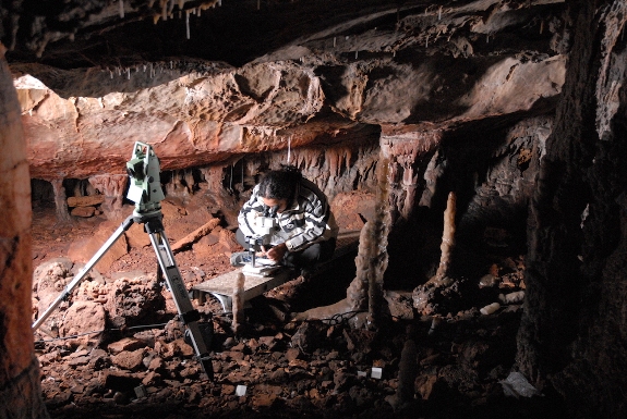 Нижний уровень в пещере Ла Гарма, где были найдены останки пещерного льва