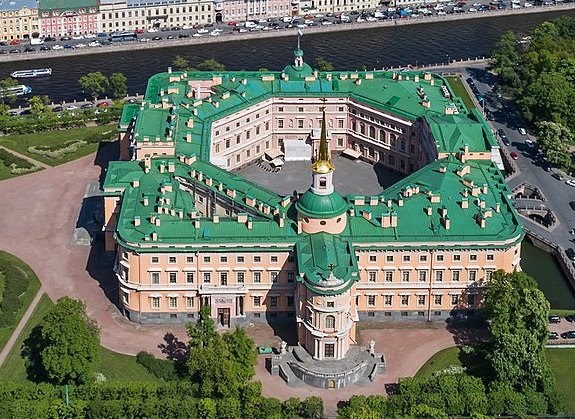 Здание Николаевского инженерного артиллерийского училища – Инженерный замок