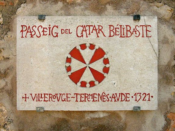 Памятная доска в честь Гийома Белибаста («последнего катара») в испанском городе Сан-Матео
