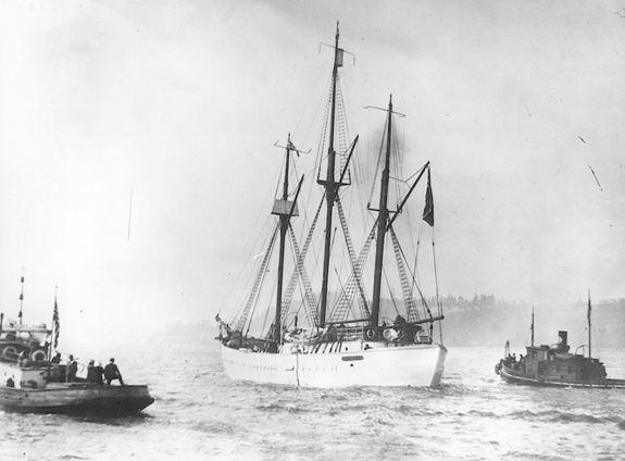 На фото, сделанном 8 января 1926 г., Мод возвращается из Арктики