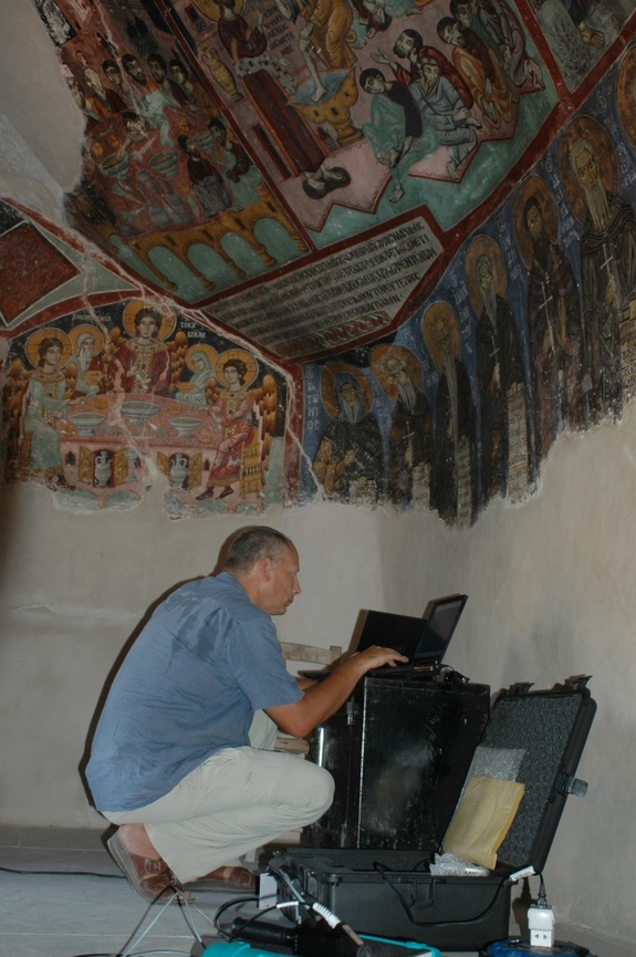 изучение фресок в монастыре