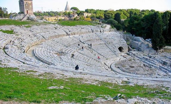 руины греческого театра в Сиракузах