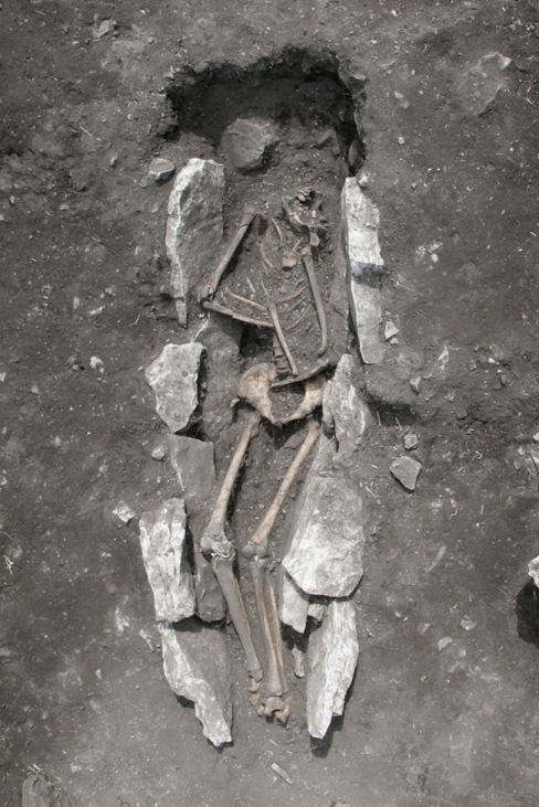скелет подростка, найденный на Ликейской горе