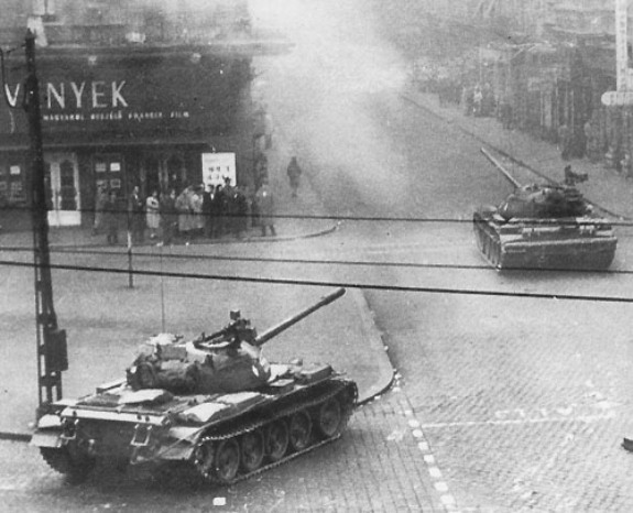 Советские танки покидают Будапешт. Фото: 29 октября 1956 г.