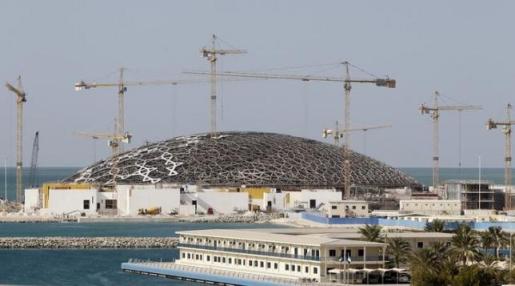 Строительство филиала Лувра в Абу-Даби. Фото 27 ноября, 2014 г. REUTERS/CAREN FIROUZ/FILES