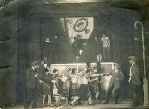 Театр рабочей молодежи (ТРАМ) в городе Кольчугино, Владимирская область, фото 30-х гг.