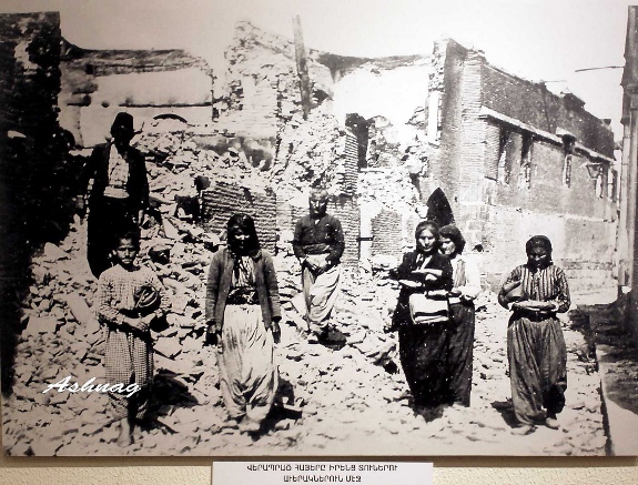 армяне, выжившие после погромов в Киликии
