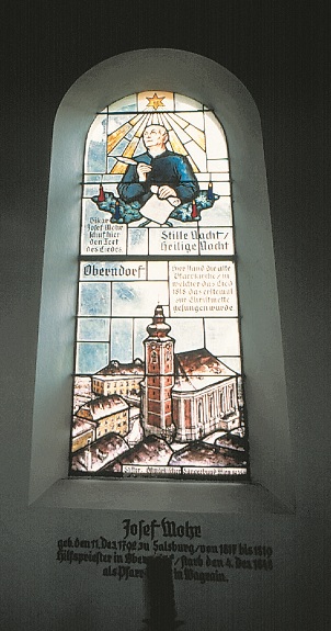 Витраж в оберндорфской часовне с изображением Й. Мора