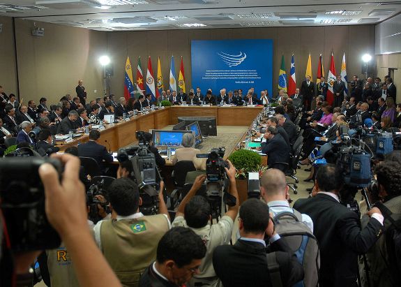 Встреча президентов стран-членов UNASUR в Бразилии. Фото: 23 мая 2008 г.