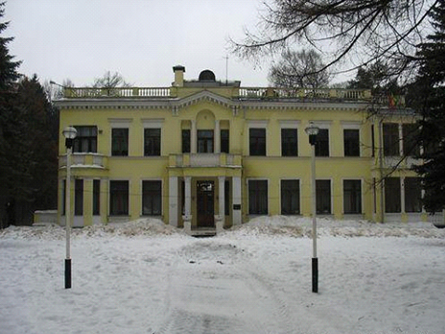Здание бывшей госдачи К.Е. Ворошилова
